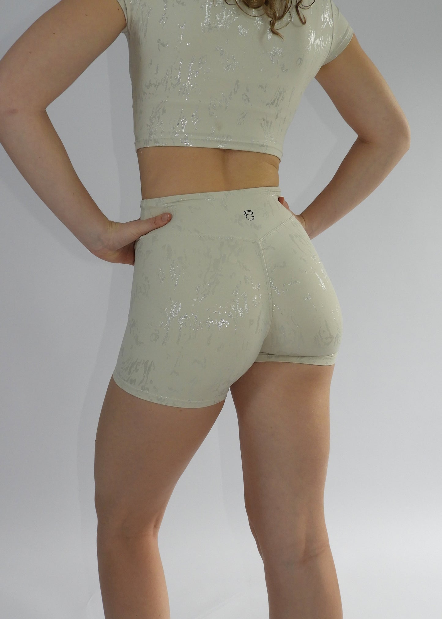 Glow Essence shorts - White