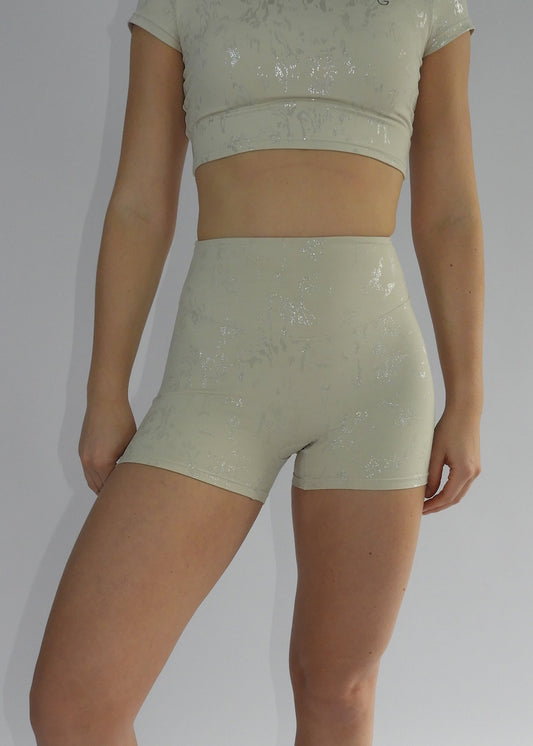 Glow Essence shorts - White