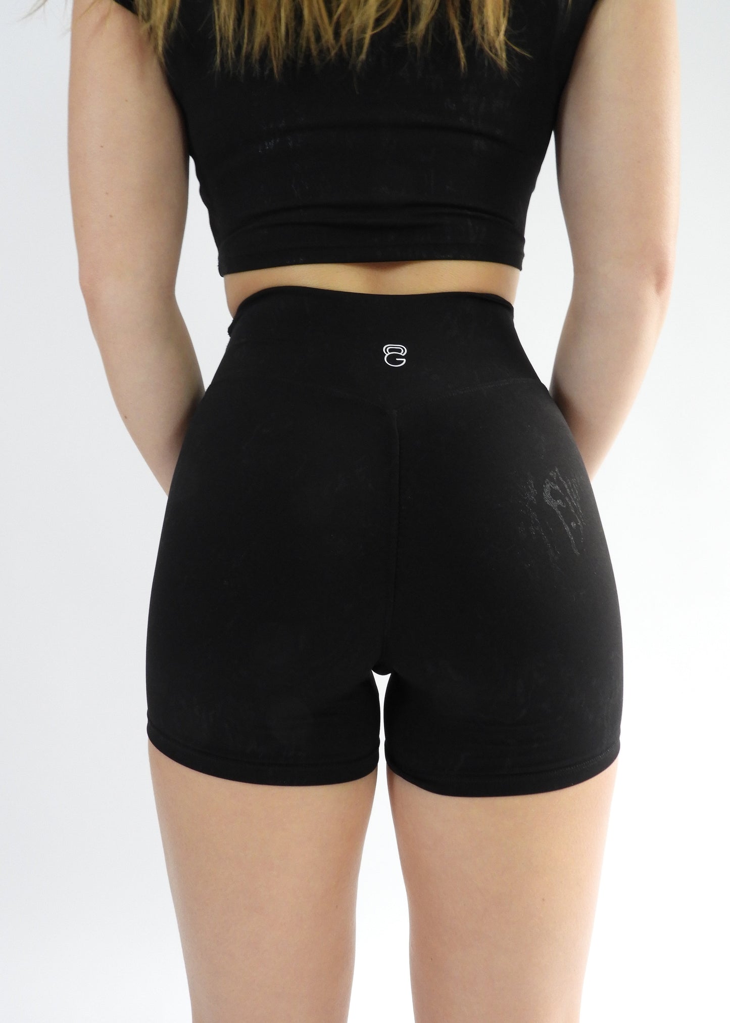 Glow Essence shorts - Black