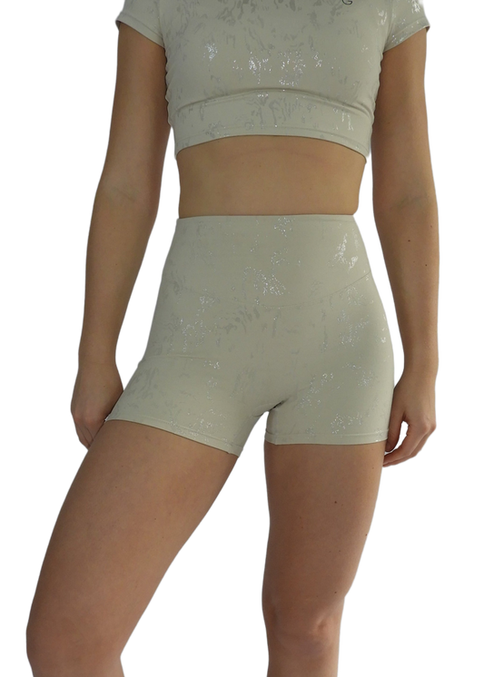 Glow Essence shorts - White
